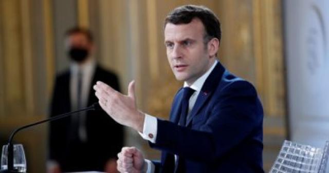 الرئيس الفرنسى إيمانويل ماكرون يطالب رئيسة الوزراء بتشكيل حكومة جديدة