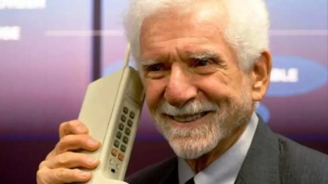 مارتن كوبر مخترع أول هاتف محمول بالعالم