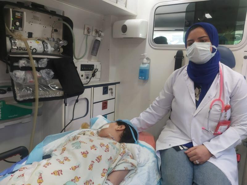 نقل الطفل ياسين الى  مصر بطائرة طبية مجهزة