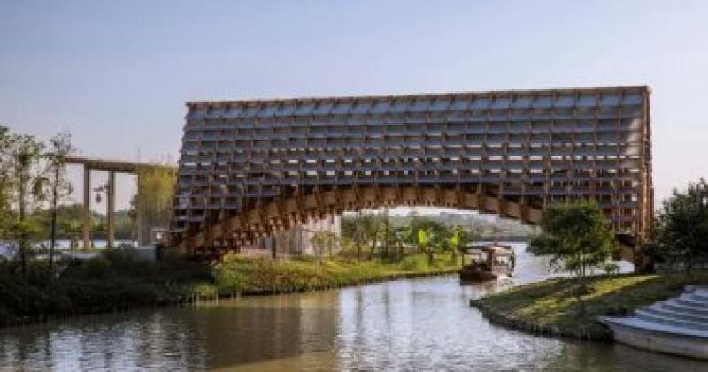جسر المشاة الخشبي فى الصين