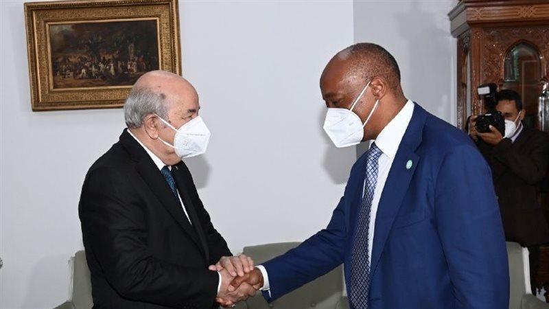 الرئيس الجزائر ي يستقبل موتسيبي