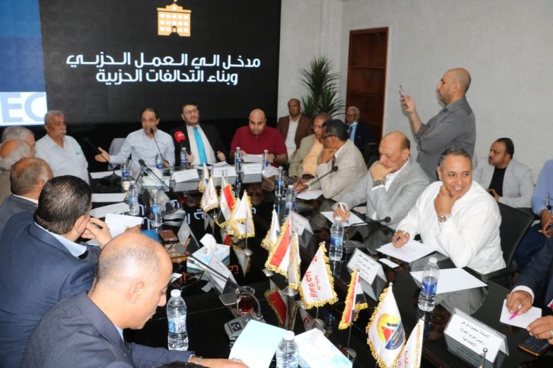 ”عفت السادات”: ، مصر تمتلك خطة اقتصادية رائعة ولا نريد حوار تقليدي