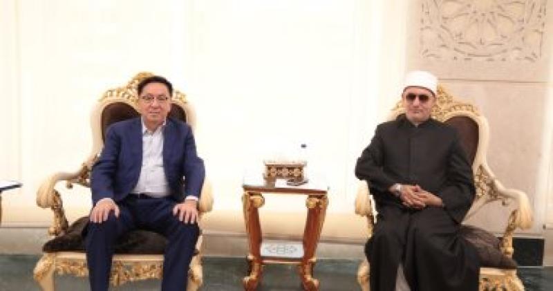 أمين البحوث الإسلامية يلتقى سفير كازخستان ويبحثان الاستفادة من جهود علماء الأزهر