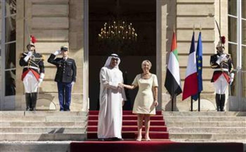 رئيس الإمارات يلتقي برئيسة الوزراء الفرنسية