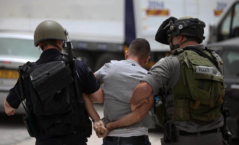 قوات الاحتلال الإسرائيلي تعتقل فلسطينيين