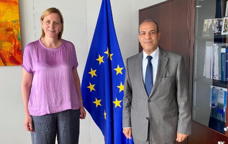 السفير المصري لدى الاتحاد الأوروبي يبحث متابعة نتائج زيارة رئيسة المفوضية الأوروبية إلى مصر مع سكرتير عام المفوضية الأوروبية