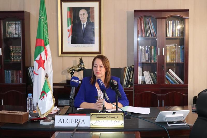 وزيرة البيئة في الجزائر 