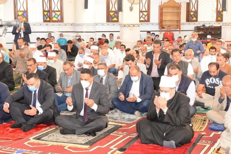محافظ القليوبية و الدكتور  مختار جمعة في افتتاح مسجد بميت غمر 