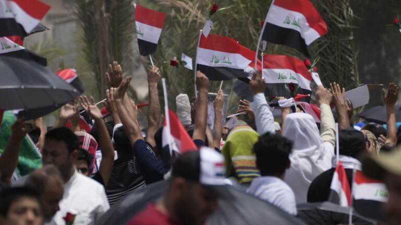 رئيسية عرب وعالم الصحة العراقية تعلن تسجيل 125 إصابة في صفوف المتظاهرين والعسكريين