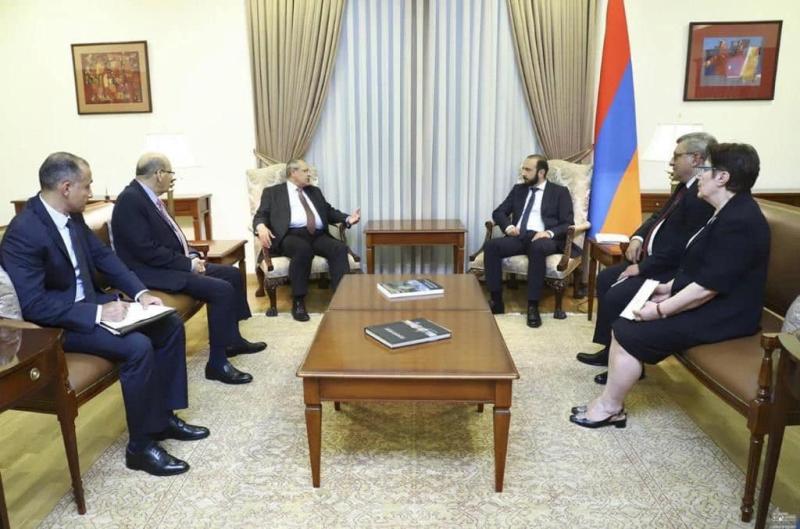 مساعد وزير الخارجية للشئون الأوروبية يعقد مشاورات سياسية أثناء زيارته إلى أرمينيا