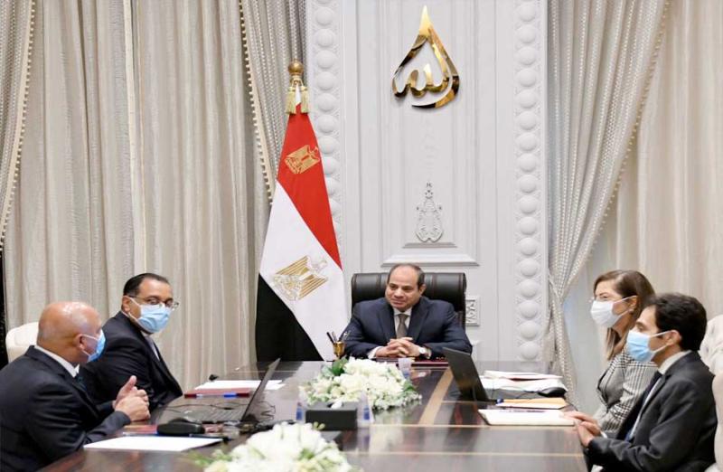 الرئيس السيسي يستعرض مستجدات مشروعات النقل مع رئيس الوزراء وكامل الوزير