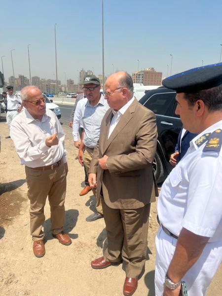 محافظ القاهرة يتابع أعمال الإزالة الجارية بمنطقة الجبخانة 