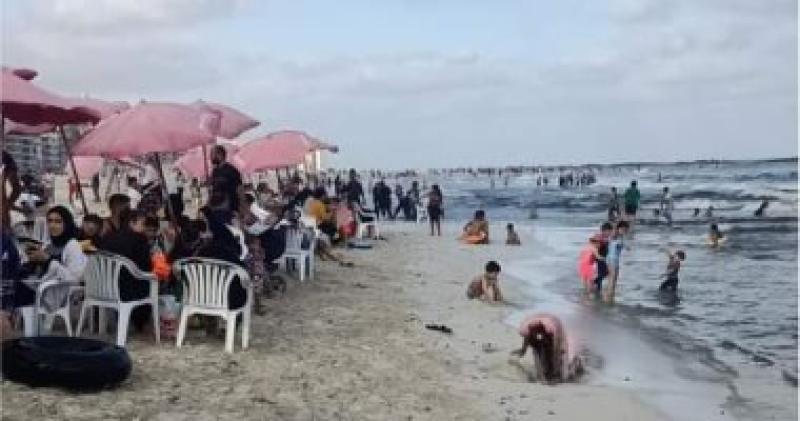 ”السياحة والمصايف” بالإسكندرية تعلن استقرار حالة الأمواج بالشواطئ
