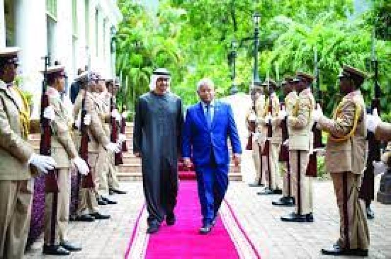 صوره من استقبال رئيس جمهورية سيشل وافل رام لرئيس دولة الامارات الشيخ محمد بن زايد آل نهيان