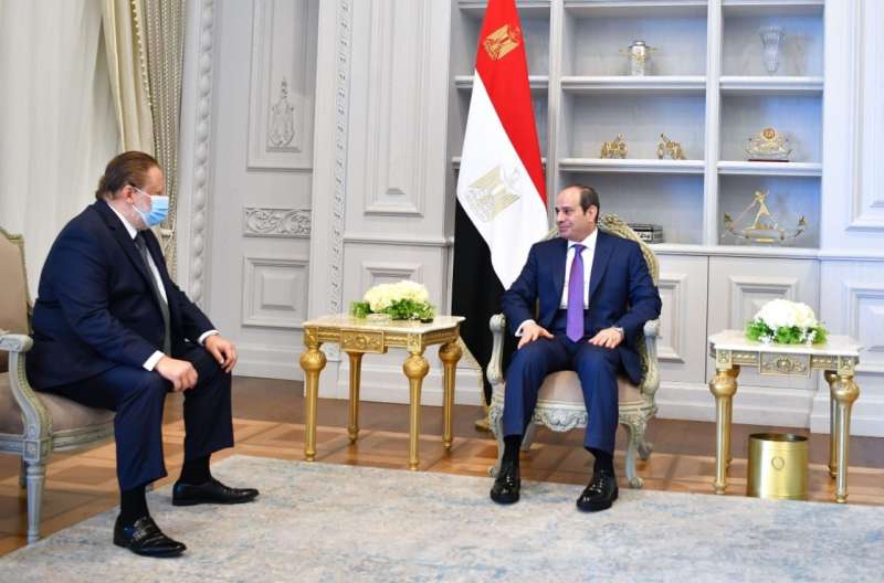 الرئيس السيسي يلتقى حسن عبد الله القائم بأعمال محافظ البنك المركزي