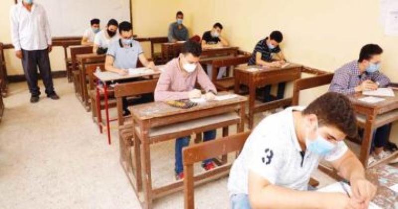 تعليم المنيا: 12731 طالب وطالبة يؤدون امتحان الدور الثانى للثانوية العامة