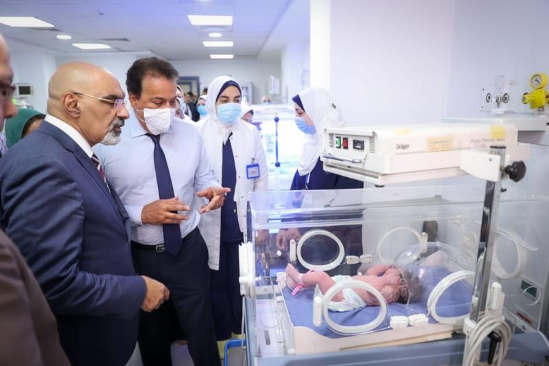 جولة وزير الصحة في مستشفى أبو قير 
