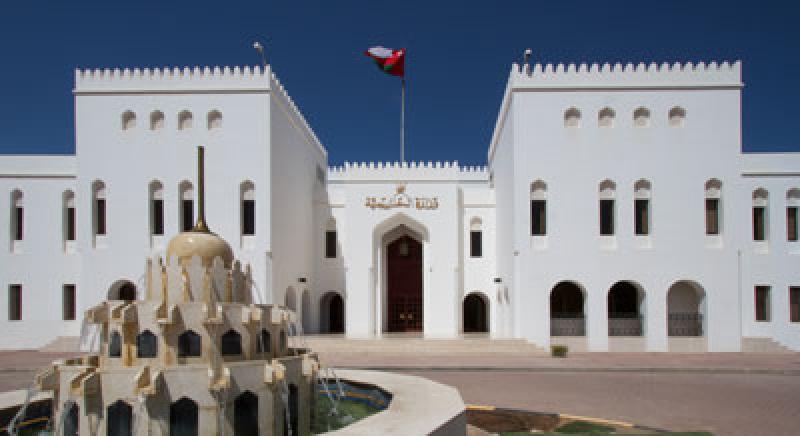 سلطنة عُمان تدين الهجوم الإرهابي الذي استهدف فندقًا في الصومال