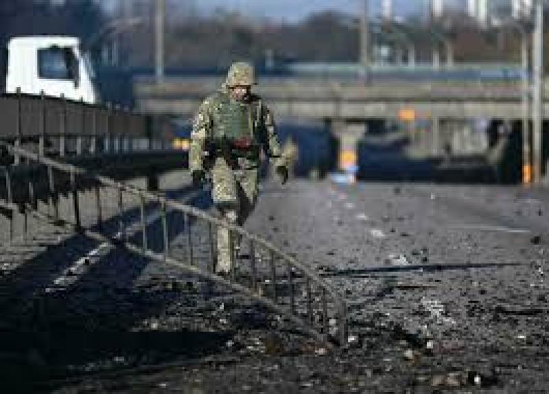 أنظمة الدفاع الجوى الروسى فى مدينة سيفاستوبول بالقرم تسقط جسما مشبوها