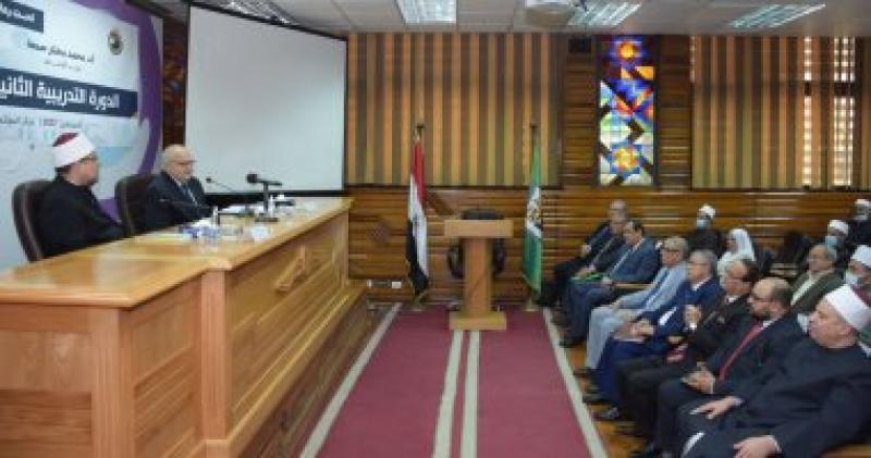 وزير الأوقاف ورئيس جامعة القاهرة يفتتحان الدورة الثانية لتدريب 50 إماما