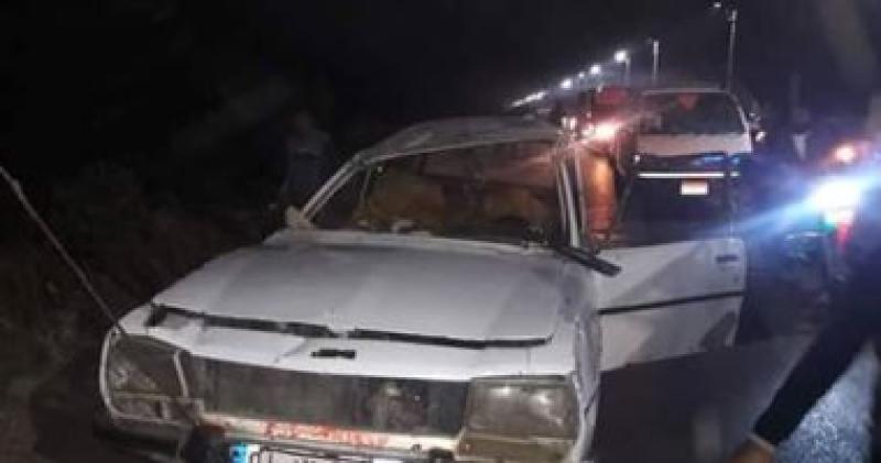 مصرع شخص وإصابة 7 آخرين فى انقلاب سيارة ربع نقل بمحور الضبعة