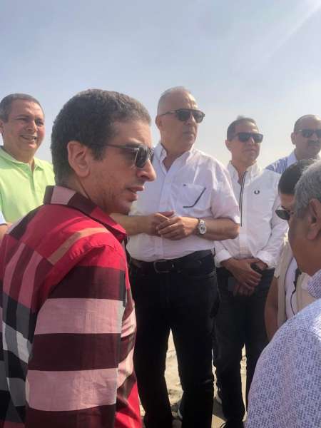 ‫وزير الرى يصل بنى سويف لتفقد مشروعات حماية قرية سنور من السيول