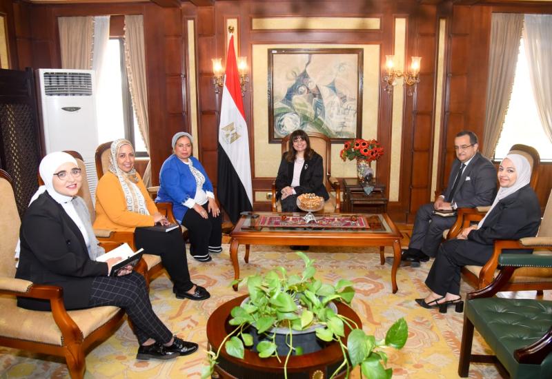 وزيرة الهجرة تلتقي رئيسة الجالية المصرية بأيرلندا الشمالية لبحث احتياجاتهم في ضوء مؤتمر الكيانات