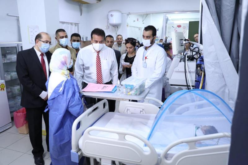 وزير الصحة يتفقد مستشفى الوراق المركزي 