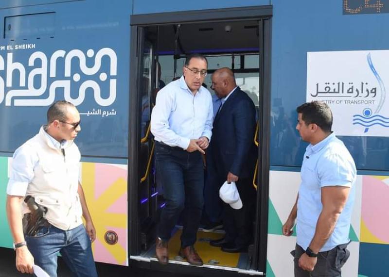 رئيس الوزراء منظومة النقل الذكى والتاكسي صديق البيئة بشرم الشيخ