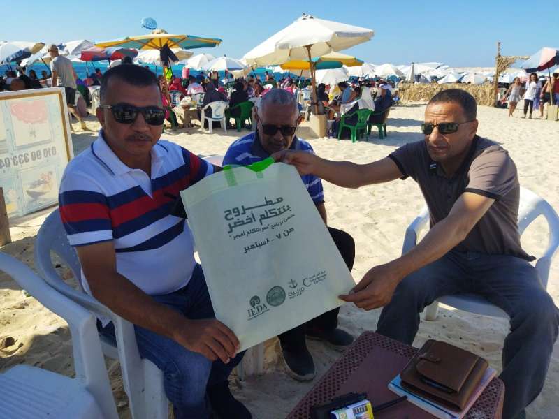 شواطئ مرسي مطروح تشارك في برنامج «مصر بتتكلم أخضر» |صور