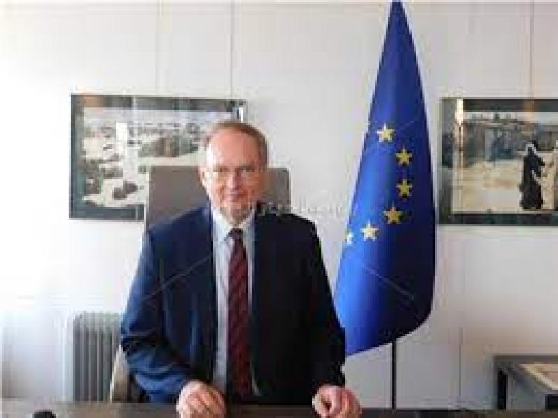 سفير الاتحاد الأوروبي لدى مصر يؤكد على أهمية دعم الشباب