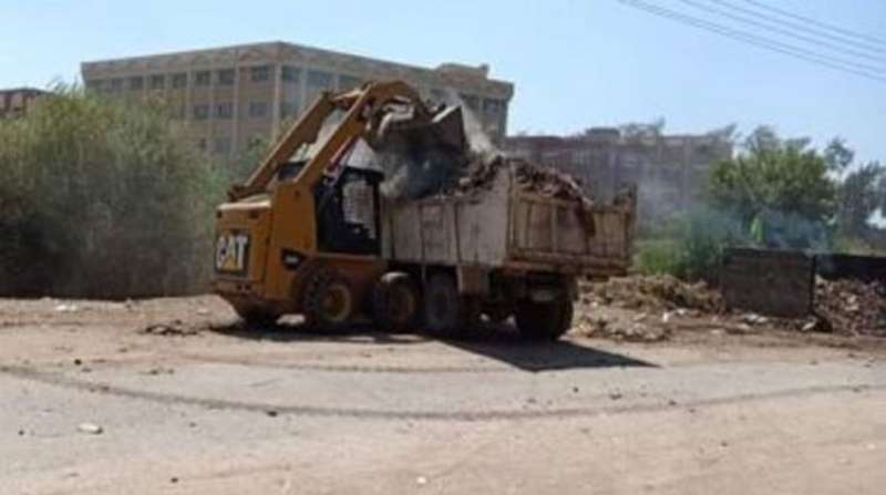 المنيا: رفع الإشغالات والتراكمات الترابية بمحيط المدارس