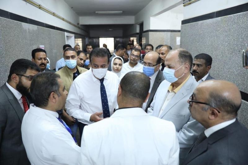 وزير الصحة ومحافظ أسيوط يتفقدان مستشفى الإيمان العام