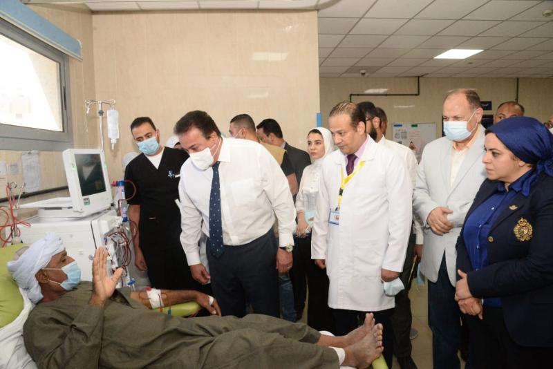 وزير الصحة ومحافظ أسيوط يتفقدان مستشفى أبوتيج النموذجي ويؤكدان اهتمام القيادة السياسية بتحسين الخدمات الطبية في محافظات الصعيد