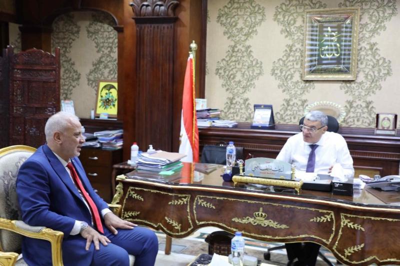 محافظ المنيا يستقبل وكيل وزارة التربية والتعليم الجديد