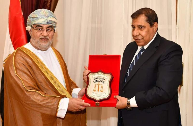 رئيس مجلس الدولة يستقبل نائب رئيس المحكمة العليا بسلطنة عمان