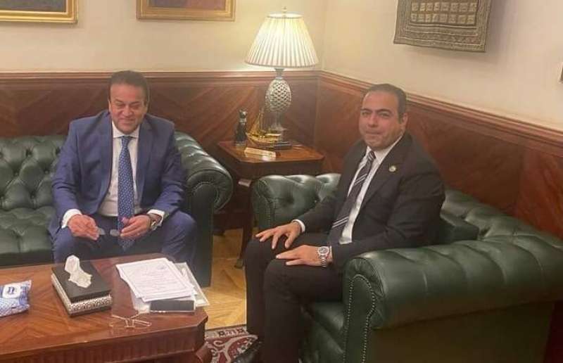 الدكتور محمود حسين يلتقي وزير الصحة للمطالبة بضم مستشفى الحميات لمنظومة التأمين الصحي الشامل ببورسعيد