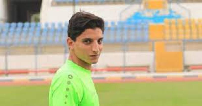 أحمد مصطفي لاعب وسط الإسماعيلي