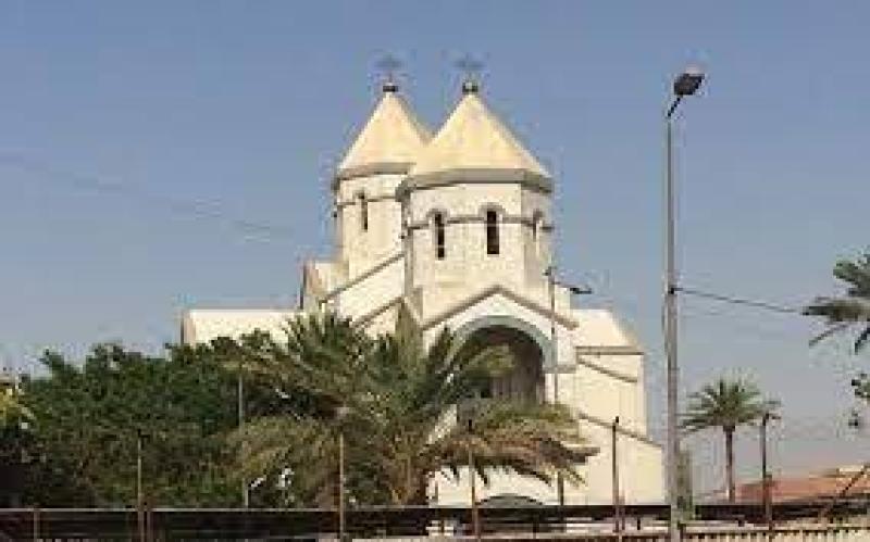 الكنائس والنوادى الثقافية ببغداد ترفع شعار البعد عن السياسة والدين