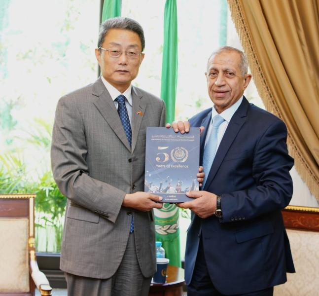 رئيس الأكاديمية العربية يستقبل قنصل عام جمهورية الصين الشعبية بالإسكندرية
