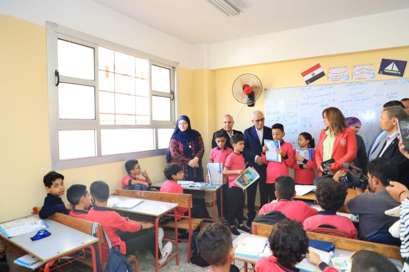 وزير التربية والتعليم يتفقد سير العملية التعليمية بمحافظة دمياط