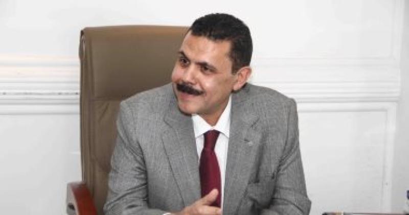 الدكتور أحمد أبوزيد