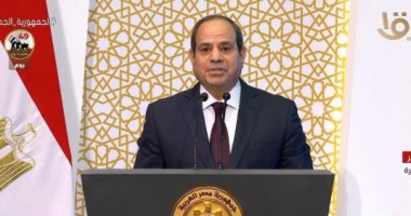 الرئيس السيسى: مصر تمر بمرحلة غاية فى الأهمية قوامها العمل والإنتاج