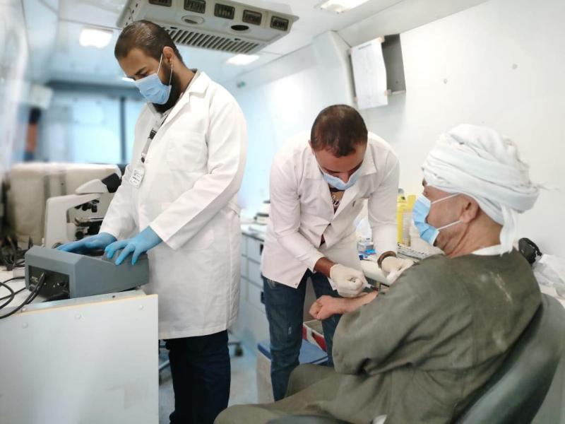”صحة المنيا” تقدم الخدمات الطبية والعلاجية لـ 1712 حالة بقرية البدرمان بمركز ديرمواس