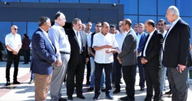 وزير الطيران يوجه بسرعة الانتهاء من أعمال التطوير بمطار سفنكس