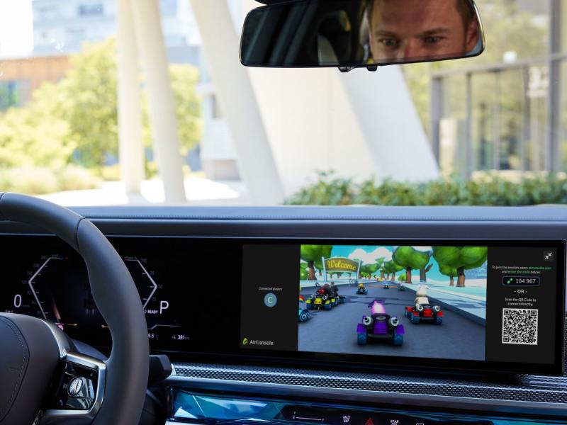 بالتعاون مع منصة أير كونسول.. BMW توفر الألعاب الرقمية على شاشات السيارات
