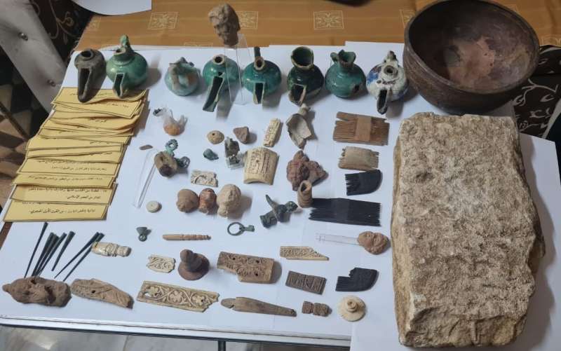 الأمن العام ينجح فى إعادة 59 قطعة أثرية مسروقة من متحف كلية الآثار بسوهاج.. وضبط الجناة