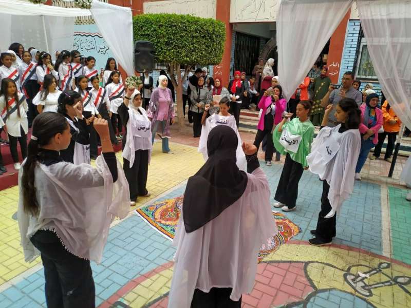 وكيل «تعليم بورسعيد» تشهد احتفالية مدرسة نبوية الجابري الإعدادية للبنات بمبادرة «الأخلاق والقدوة» (صور)
