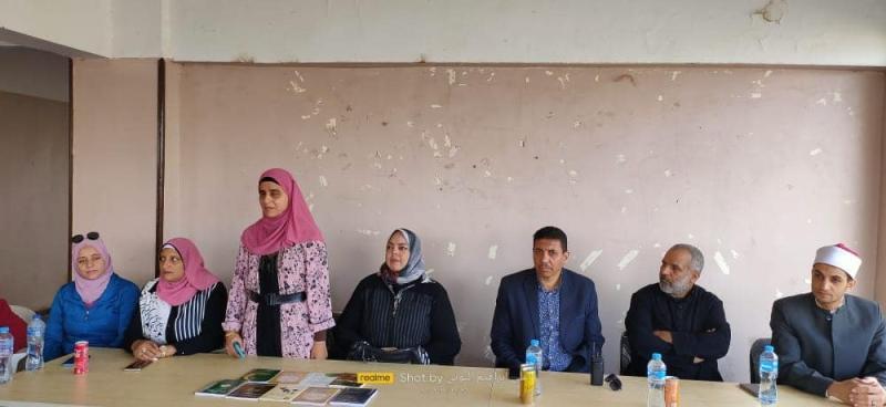 محافظ المنيا يتابع فعاليات مشروع المكتبة المتنقلة بقرى المبادرة الرئاسية "حياة كريمة"