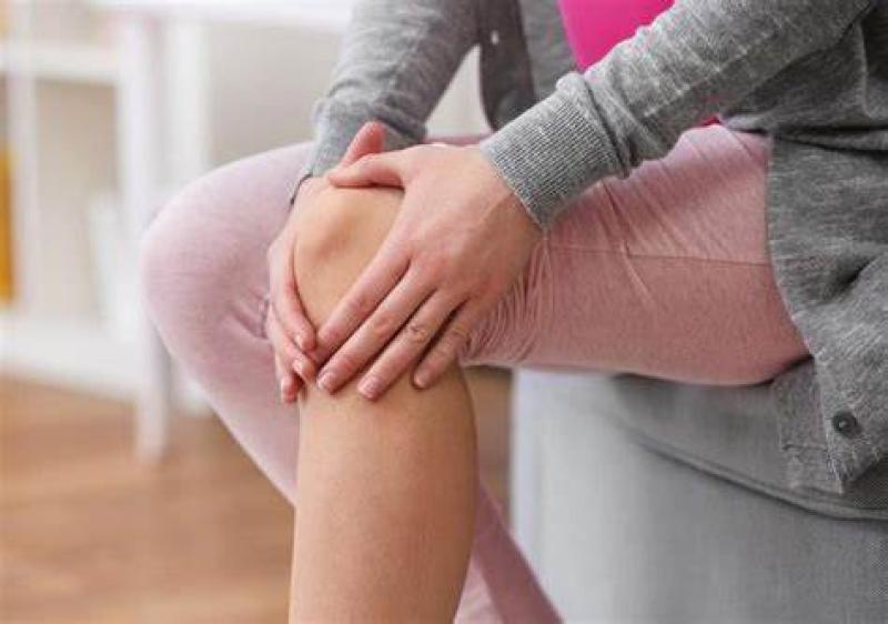 6 أعراض تدل على ضعف ركبتيك وسوء صحة عظامك